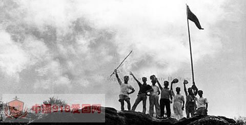 1970年9月4日,《中国时报》记者一行登上钓鱼岛实地采访。
